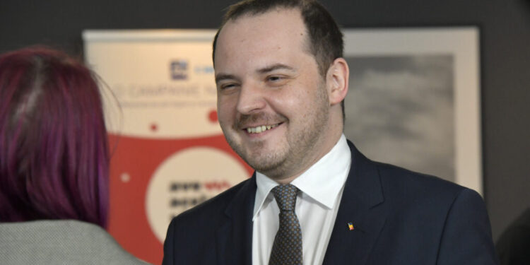 rogobete,-vizita-oficiala-la-bruxelles.-ministrul-va-vizita-un-spital-militar-si-va-participa-la-o-dezbatere-europeana