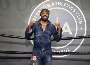 rebelul-pascal-nouma,-rupt-intre-doua-iubiri-inainte-de-romania-–-turcia:-sunt-mama-si-tata-ce-ii-asteapta-pe-tricolori-la-istanbul:-este-mecca-fotbalului