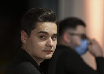 selly-tocmai-a-batut-palma-cu-una-dintre-cele-mai-importante-vedete-de-televiziune-din-romania:-este-cel-mai-bun-brand-ambassador-nu-stiu-daca-i-ai-vazut-cifrele-–-hotnews.ro