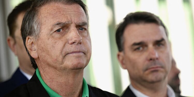 fostul-presedinte-jair-bolsonaro-iese-temporar-din-inchisoare-din-motive-umanitare-–-hotnews.ro