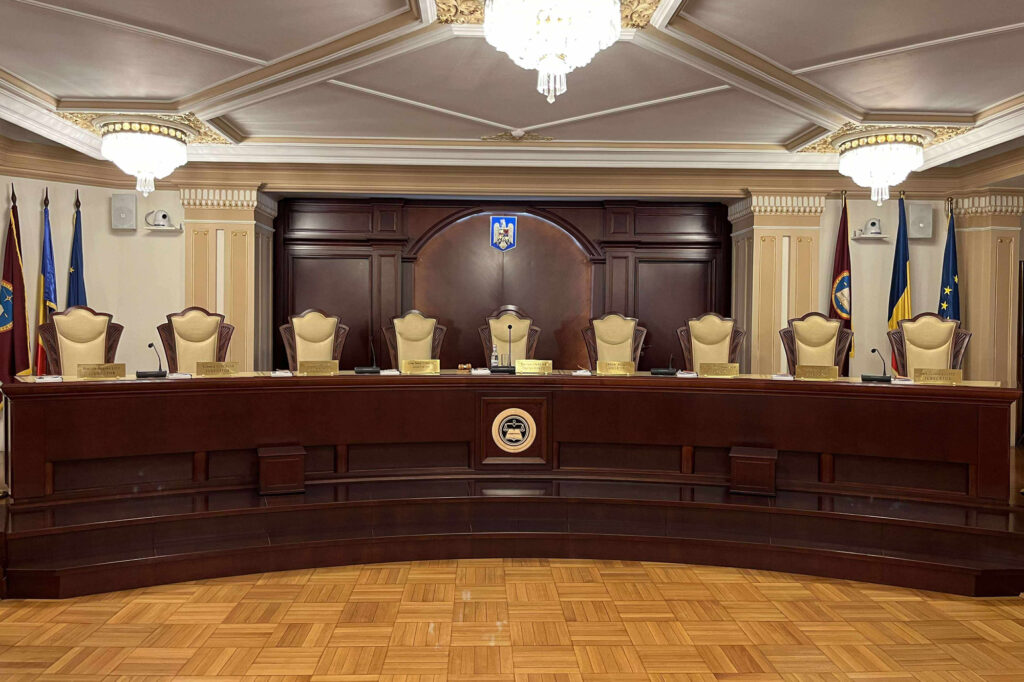 sesizarea-lui-nicusor-dan-pe-legea-plajelor-de-la-marea-neagra,-amanata-pentru-a-treia-oara-de-ccr-–-hotnews.ro