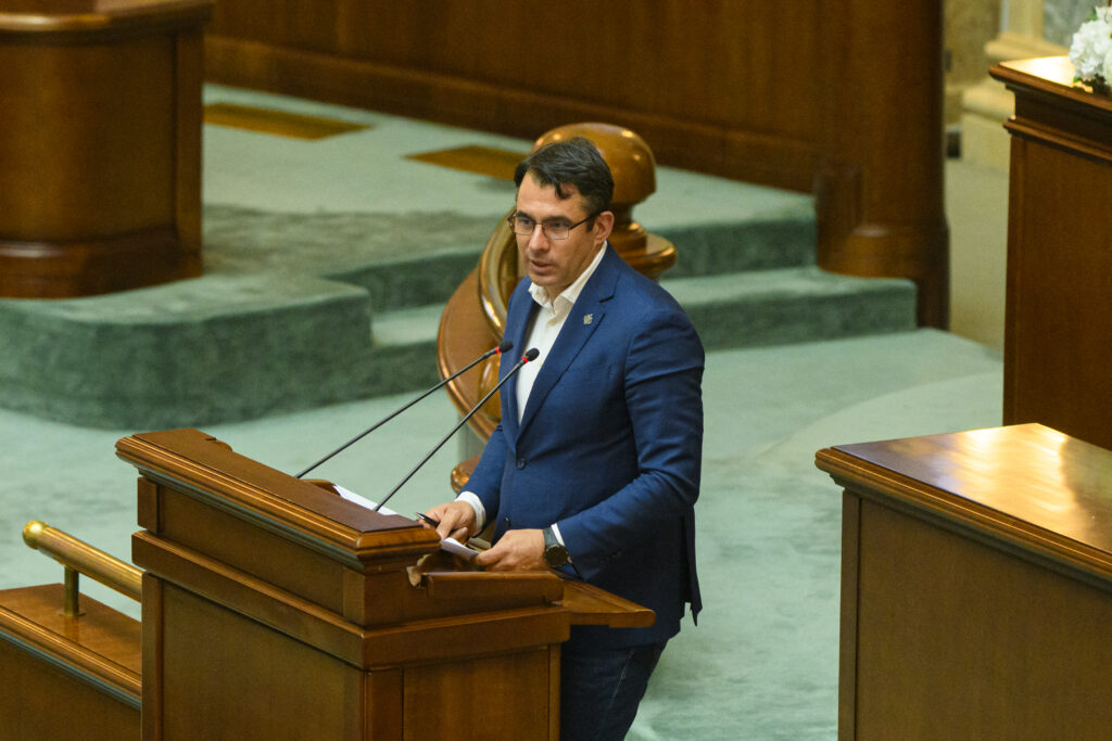 nicusor-dan-a-promulgat-legea-prin-care-agresorii-sexuali-nu-mai-pot-lucra-cu-persoane-vulnerabile