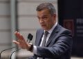 grindeanu-ii-va-informa-pe-oficialii-europeni-ca-psd-ia-in-calcul-sa-iasa-de-la-guvernare-am-vazut-bezelele-trimise-de-prim-ministru-catre-aur-–-hotnews.ro