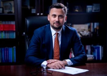 sughit-foarte-des-de-la-injuraturi-–-interviu-ping-pong-cu-deputatul-mihai-ghigiu,-psd