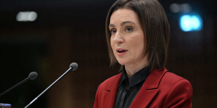 maia-sandu,-la-108-ani-de-la-unirea-din-1918:-unirea-a-insemnat-o-reintoarcere-vitala-in-familie