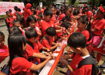 peste-70-de-milioane-de-copii-au-ramas-de-sambata-fara-acces-la-retelele-sociale-in-indonezia:-niciun-spatiu-de-compromis-–-hotnews.ro