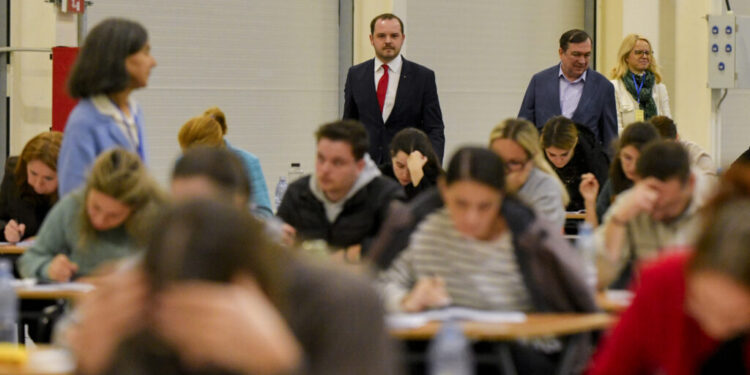 ministrul-sanatatii-propune-un-master-profesional-pentru-absolventii-de-medicina-care-nu-intra-la-rezidentiat