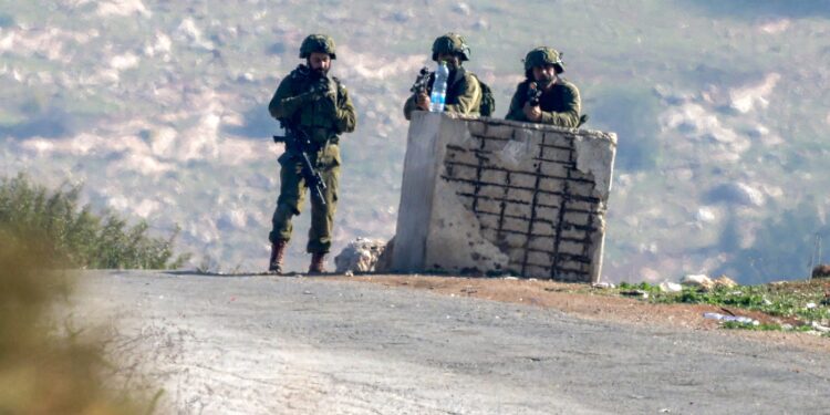 video-detentia-arbitrara-a-unei-echipe-cnn-in-cisiordania,-condamnata-de-presa-straina-–-hotnews.ro