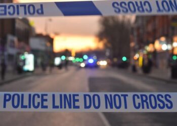 incident-grav-in-centrul-orasului-englez-derby:-o-masina-a-secerat-mai-multi-pietoni,-soferul-a-fost-arestat-–-hotnews.ro