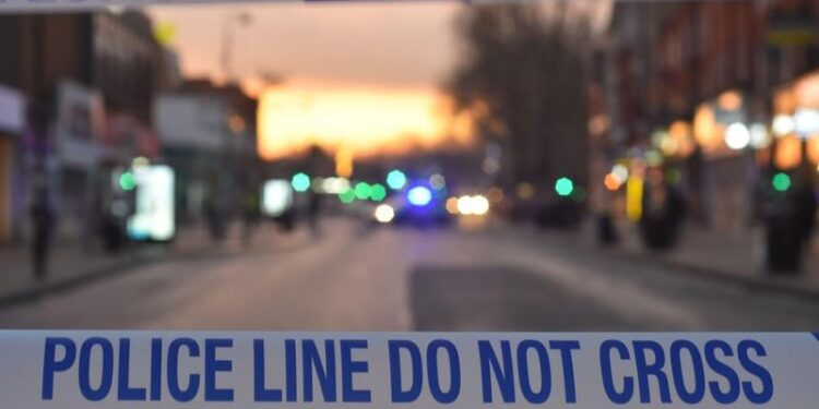 incident-grav-in-centrul-orasului-englez-derby:-o-masina-a-secerat-mai-multi-pietoni,-soferul-a-fost-arestat-–-hotnews.ro