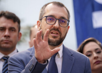 vlad-voiculescu-il-contrazice-pe-rogobete:-daca-ar-fi-fost-ministru-atunci,-decizia-tot-la-citu-ar-fi-fost