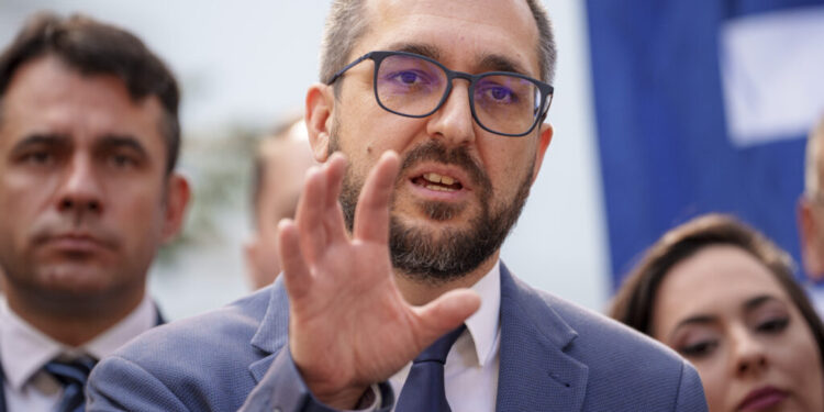 vlad-voiculescu-il-contrazice-pe-rogobete:-daca-ar-fi-fost-ministru-atunci,-decizia-tot-la-citu-ar-fi-fost