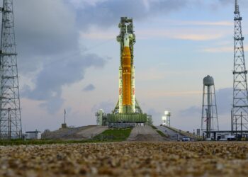 eveniment:-misiunea-artemis-ii-a-nasa,-in-scurt-timp-oamenii-se-apropie-de-luna-pentru-prima-data-dupa-mai-bine-de-jumatate-de-secol-–-hotnews.ro