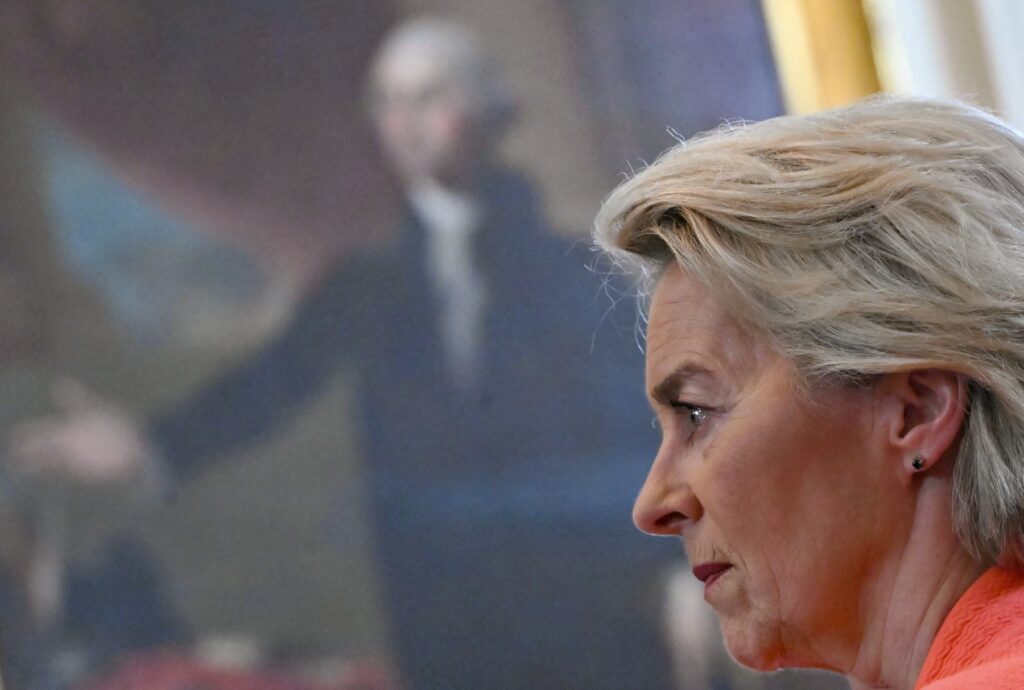 ii-pupa-inelul-iar-si-iar-ue,-aspru-criticata-pentru-ca-cedeaza-presiunilor-sua-intr-un-domeniu-cheie-–-hotnews.ro