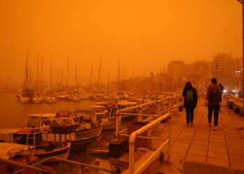 video-peisaj-martian-in-grecia-o-furtuna-de-nisip-african-a-perturbat-transporturile-–-hotnews.ro