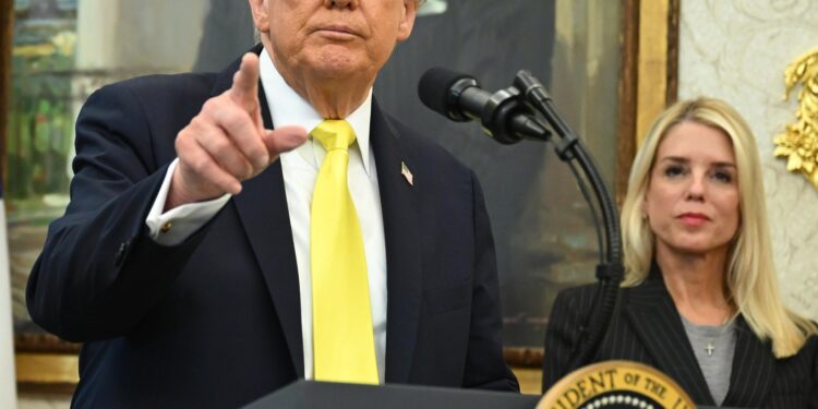 dupa-demiterea-sefei-securitatii-interne,-trump-ia-in-calcul-sa-dea-afara-o-alta-persoana-cheie-din-administratia-sa-–-hotnews.ro