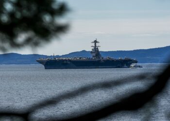 miscarea-facuta-de-uss-gerald-ford,-cel-mai-mare-si-mai-scump-portavion-din-lume,-dupa-escala-fortata-din-europa-–-hotnews.ro