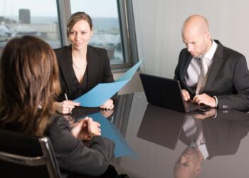 cum-ti-ar-putea-scumpi-iranul-rata-la-credit-deciziile-bce-nu-se-mai-iau-in-frankfurt-se-iau-in-stramtoarea-ormuz-–-hotnews.ro