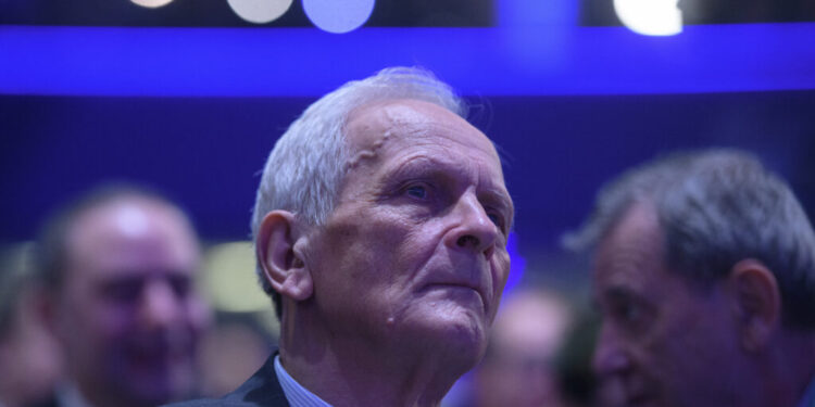 stolojan,-despre-criza-carburantilor:-puzderie-de-masini-cu-o-capacitate-cilindrica-de-peste-3.000-cmc