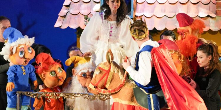 teatrul-colibri-in-aprilie:-alba-ca-zapada-si-pupaza-din-tei-–-povesti-care-incanta-copiii-–-gazeta-de-sud