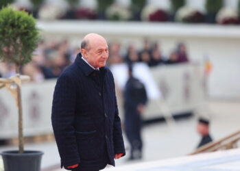 traian-basescu:-carburantul-ar-trebui-rationalizat-pentru-a-evita-o-criza.-plafonarea-preturilor,-o-mare-greseala