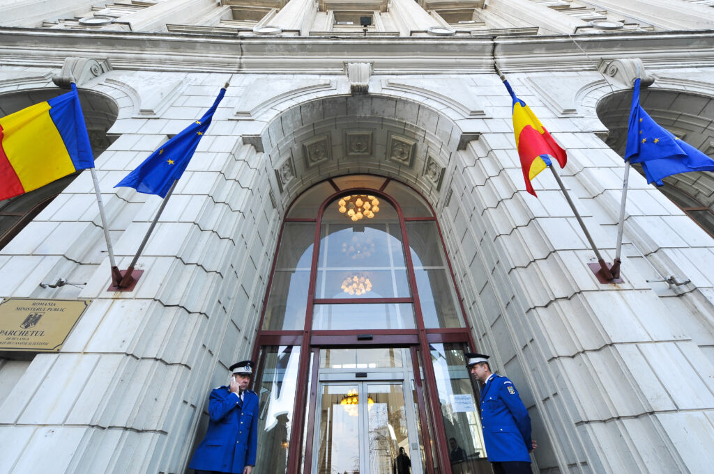 deputat-roman,-trimis-in-judecata-pentru-ca-ar-fi-cerut-oamenilor-sa-arunce-in-aer-institutii-publice-din-bistrita