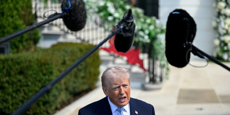 in-scurt-timp:-trump,-asteptat-sa-ofere-cele-mai-noi-informatii-despre-soarta-razboiului-cu-iranul-conferinta-de-presa-alaturi-de-militari-–-hotnews.ro