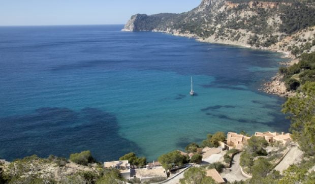 una-dintre-cele-mai-atractive-insule-din-europa-limiteaza-numarul-masinilor-de-inchiriat-incepand-cu-1-iunie