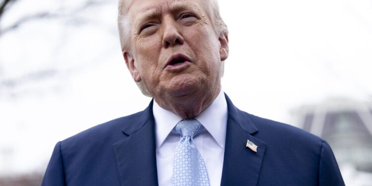 video-trump,-apel-surpriza-cu-astronautiimisiunii-artemis-ii:-ati-facut-intreaga-america-foarte-mandra-–-hotnews.ro