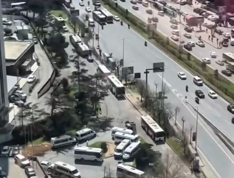 cel-putin-doi-atacatori-morti-dupa-un-schimb-de-focuri-cu-politia-in-fata-consulatului-israelului-din-istanbul-–-hotnews.ro