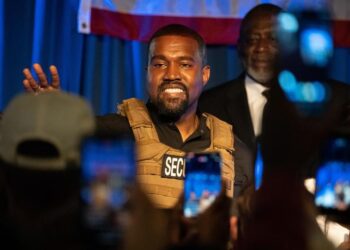 marea-britanie-nu-l-a-lasat-pe-kanye-west-sa-intre-in-tara-pentru-un-concert-–-hotnews.ro