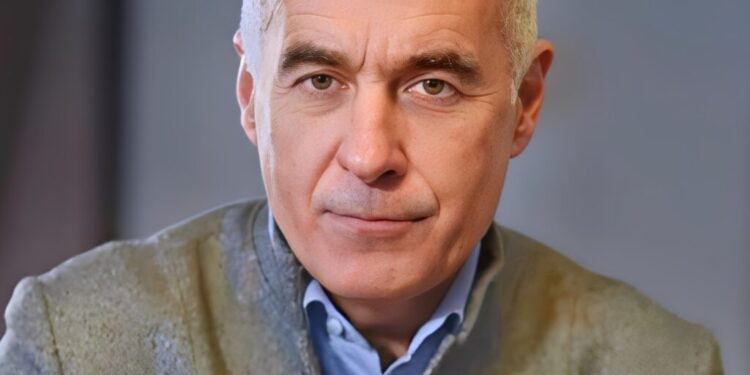 calin-georgescu,-reactie-la-retragerea-licentei-realitatea-plus:-nedreptate-periculoasa-pentru-valorile-democratiei