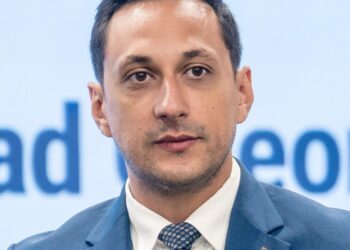 vlad-gheorghe:-ilie-bolojan-trebuia-sa-fie-chiar-mai-intransigent-fata-de-psd,-trebuia-sa-impinga-mai-multe-reforme,-doar-asa-se-castiga-increderea-cetatenilor,-chiar-daca-poate-se-pierde-increderea-celor-care-isi-pun-banii-in-cutiile-de-pantofi