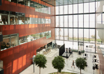 the-cube,-laboratorul-unde,-prin-inovatie-si-stiinta,-este-construit-viitorul-fara-fum-–-hotnews.ro