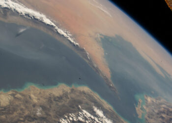 razboiul-din-orientul-mijlociu,-ziua-41.-iranul-anunta-inchiderea-stramtorii-ormuz-si-acuza-sua-ca-au-incalcat-armistitiul-/-trump:-fortele-armate-americane-vor-ramane-in-iran-pana-cand-acordul-real-va-fi-respectat-in-totalitate