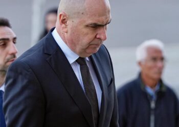 ultima-zi-de-omagii-pentru-mircea-lucescu-la-arena-nationala-premierul-ilie-bolojan-a-mers-azi-dimineata-–-hotnews.ro