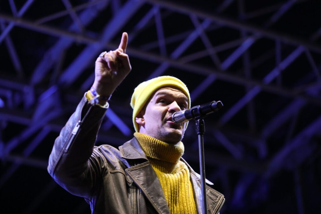 tudor-chirila,-dezlantuit-la-adresa-lui-nicusor-dan,-pe-care-il-acuza-de-tradare-si-ca-s-a-molipsit-de-pesedism:-poate-ca-sunteti-fericit-cu-sindromul-stockholm-–-hotnews.ro