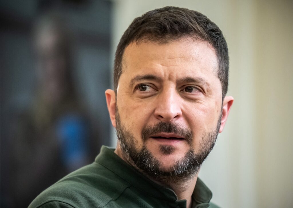 zelenski,-intalnire-cu-maghiarii-din-ucraina-mesajul-presedintelui-ucrainean-inaintea-alegerilor-din-ungaria-–-hotnews.ro