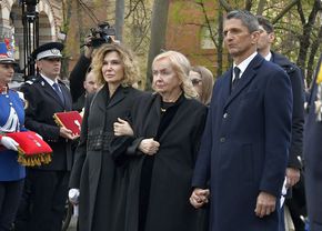 discursul-lui-razvan-lucescu-la-slujba-de-inmormantare-a-tatalui:-nu-si-a-putut-stapani-emotiile-+-alti-doi-oameni-de-fotbal-au-luat-cuvantul