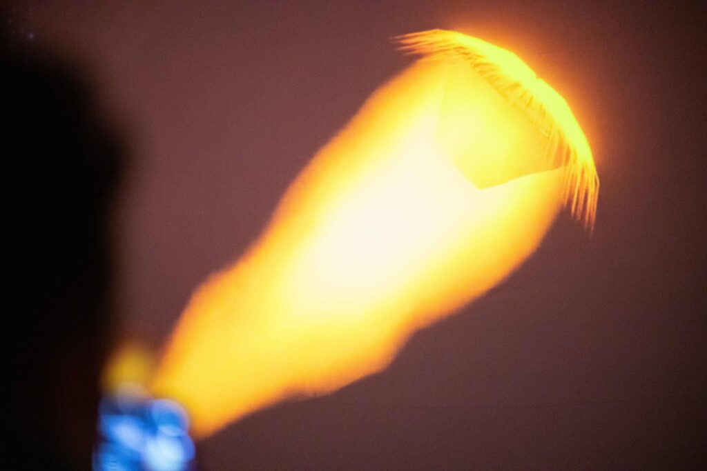 foto-video-momentul-cand-misiunea-artemis-ii-revine-pe-pamant,-dupa-o-calatorie-istorica-in-jurul-lunii-–-hotnews.ro