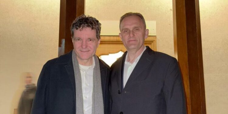 presedintele-nicusor-dan-a-mers,-fara-sa-anunte,-la-o-manastire.-dupa-slujba-s-a-fotografiat-cu-un-lider-psd