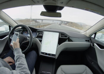 evolutie-majora-pentru-tesla:-o-tara-ue-i-a-aprobat-sistemul-de-conducere-autonoma-–-hotnews.ro