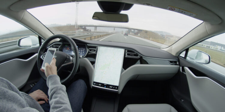 evolutie-majora-pentru-tesla:-o-tara-ue-i-a-aprobat-sistemul-de-conducere-autonoma-–-hotnews.ro