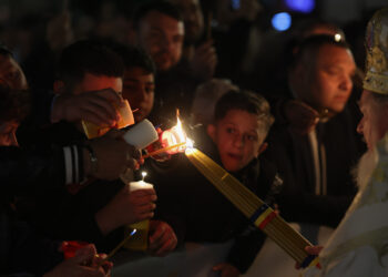 video-slujba-de-inviere-de-la-patriarhie-credinciosii-ortodocsi-sunt-chemati-sa-ia-lumina-–-hotnews.ro