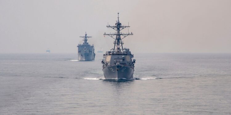 sua-anunta-lansarea-unei-operatiuni-de-deminare-a-stramtorii-ormuz-doua-distrugatoare-americane-au-intrat-in-golf-–-hotnews.ro