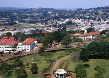 diplomatie.-un-lider-african-cere-1-miliard-de-dolari-si-cea-mai-frumoasa-femeie-pentru-a-nu-inchide-o-ambasada