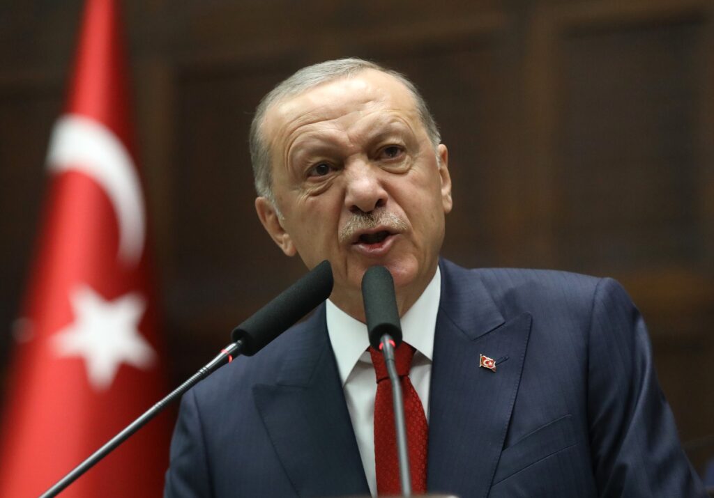 inca-un-lider-al-opozitiei-din-turcia-a-fost-arestat-procurorii-il-acuza-de-coruptie-–-hotnews.ro