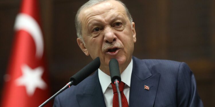 inca-un-lider-al-opozitiei-din-turcia-a-fost-arestat-procurorii-il-acuza-de-coruptie-–-hotnews.ro