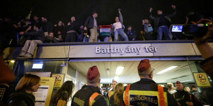 budapesta-petrece-dupa-infrangerea-lui-orban.-presa:-„a-fost-un-masacru-electoral”