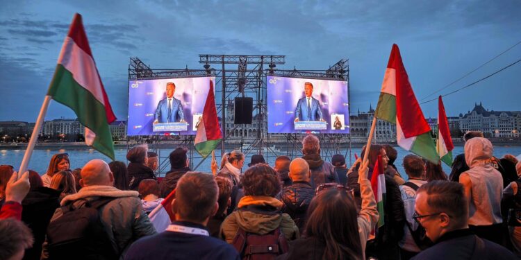 peter-magyar-anunta-ca-viktor-orban-l-a-felicitat-pentru-victoria-in-alegerile-din-ungaria-–-hotnews.ro